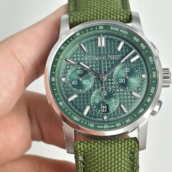 Audemars Piguet Royal Oak Offshore Chronograph 26470ST stainless steel case green bezel and dial green strap 42mm Men s Automatic