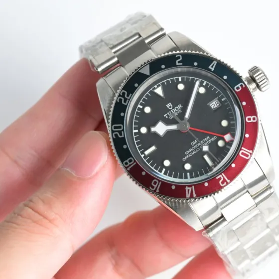 Tudor Black Bay GMT stainless steel case black and burgundy bezel black dial steel bracelet 41mm Men s Automatic — AAA Quality Clone